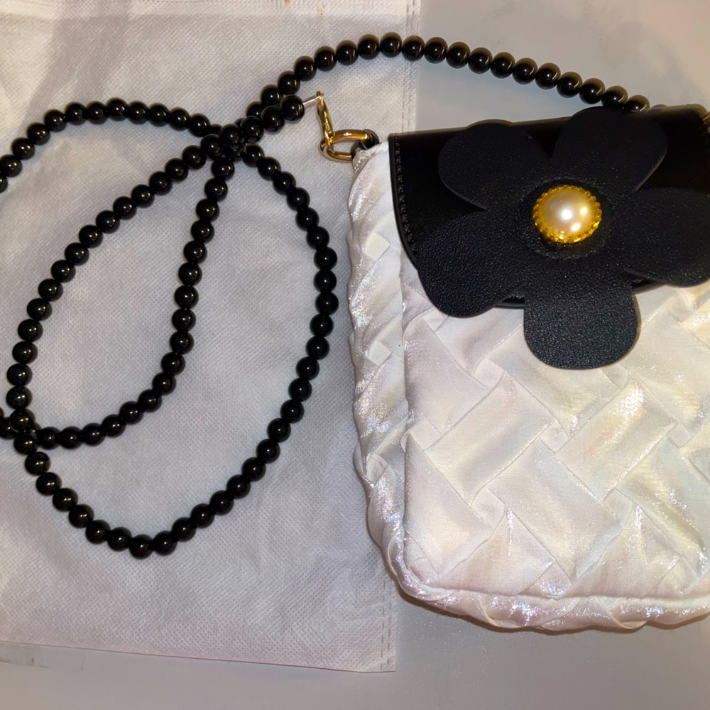 CITY VOID WHITE RIBBON HANDBAG BRAND NEW IN DUST BAG!!